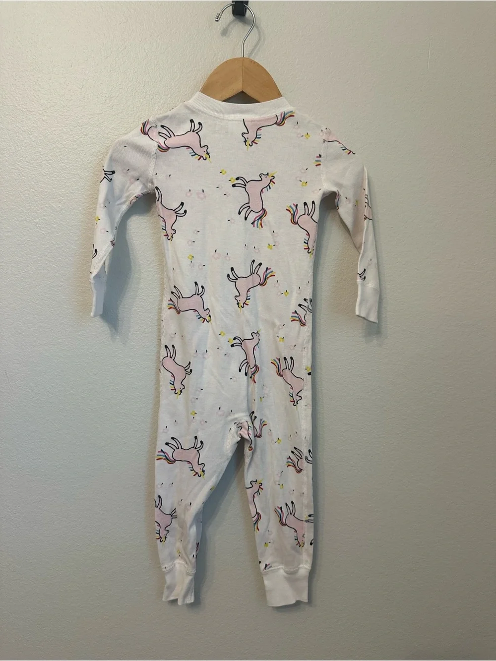 Hanna Andersson Zip Up Footless Pajamas with Pink Rainbow Unicorns